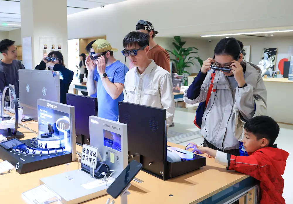 On January 18 2026 Customers Experience Smart Glasses At The Inno100 Global Innovation Flagship Store In Nanshan District Shenzhen Photo By Mao Siqian Xinhua News Agency